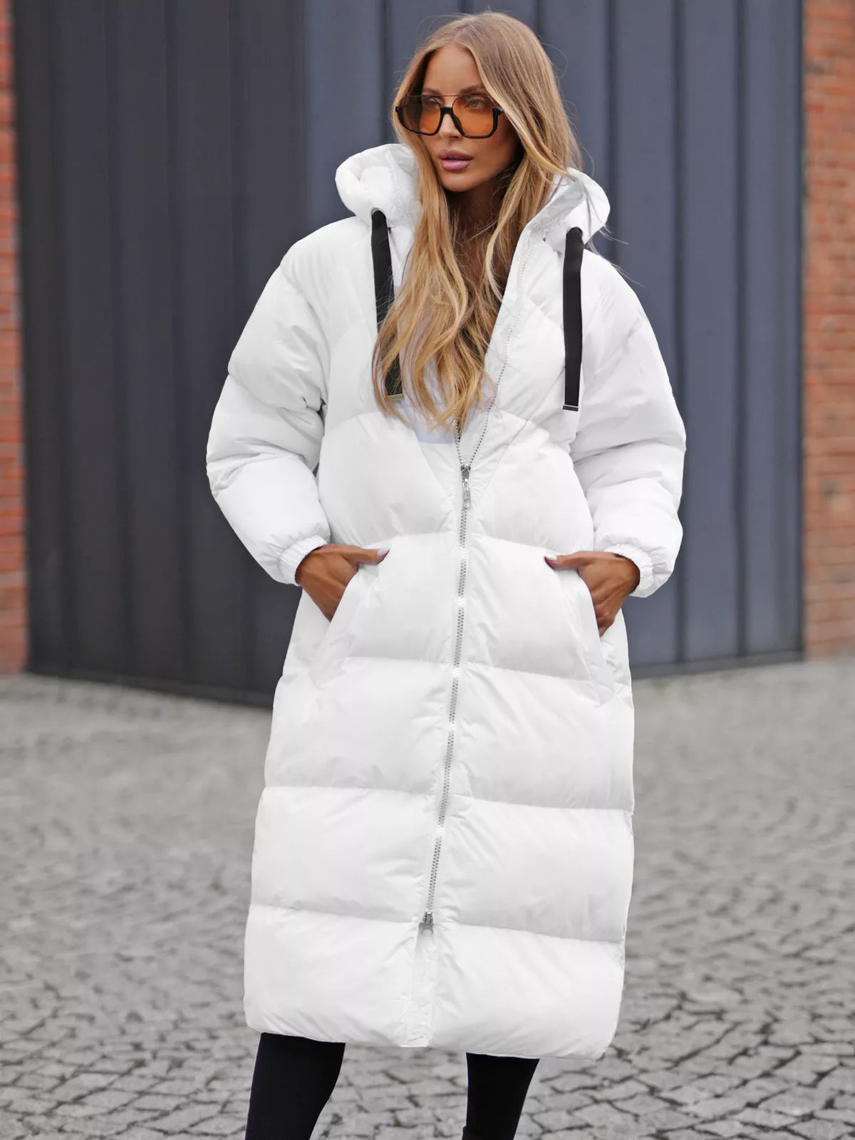 Moteriškas baltos spalvos paltas Izabel